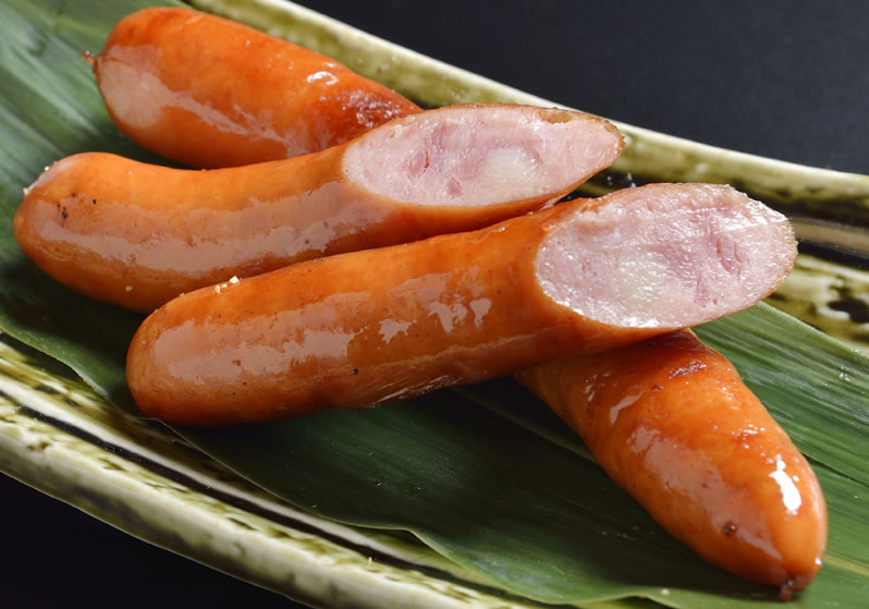 粗挽きでプリッと食感が楽しめる「牛たんソーセージ」